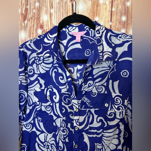 Lilly Pulitzer Captiva Cover Up Size Medium Shirttail Hem Resort Style. - Picture 3 of 8